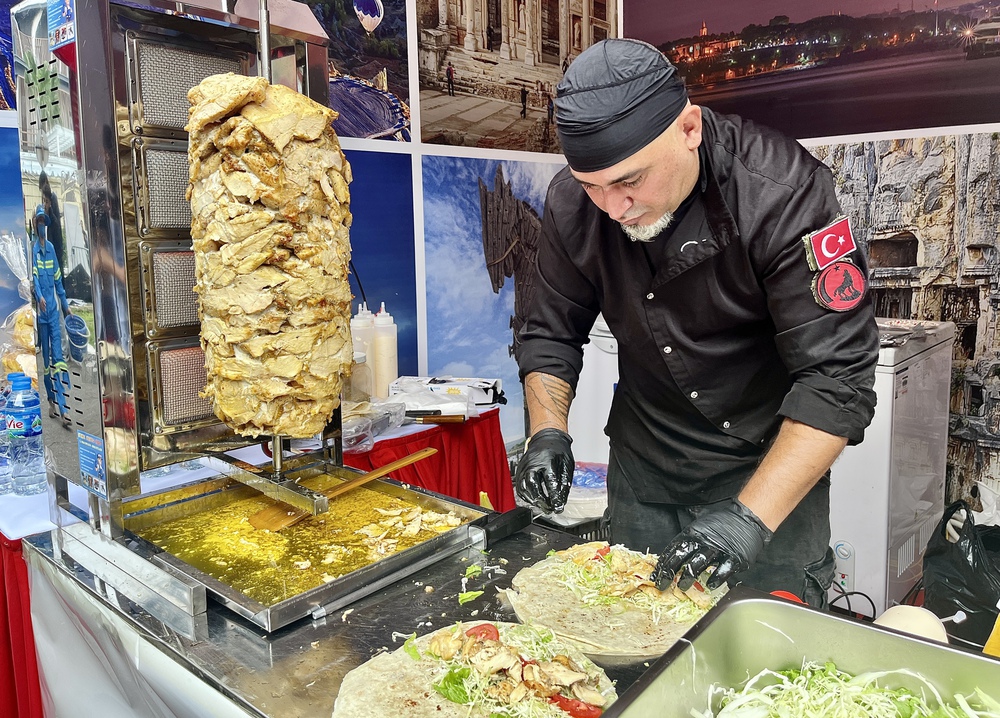 Liên hoan Văn hoá Ẩm thực Quốc tế 2025: Kết nối văn hóa đa quốc gia và lan toả tinh thần thiện nguyện - Ảnh 16.