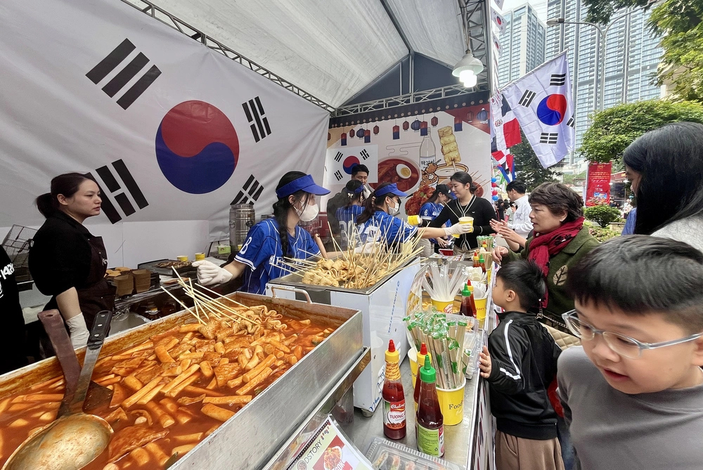 Liên hoan Văn hoá Ẩm thực Quốc tế 2025: Kết nối văn hóa đa quốc gia và lan toả tinh thần thiện nguyện - Ảnh 12.