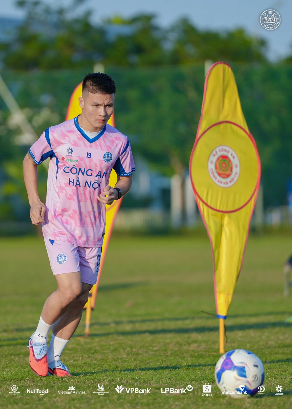 Tin nóng bóng đá Việt hôm nay 23/11: U17 Việt Nam tự tin sau chiến thắng đậm; Thể Công Viettel gặp CAHN là tâm điểm vòng 1/8 Cúp quốc gia - Ảnh 2.