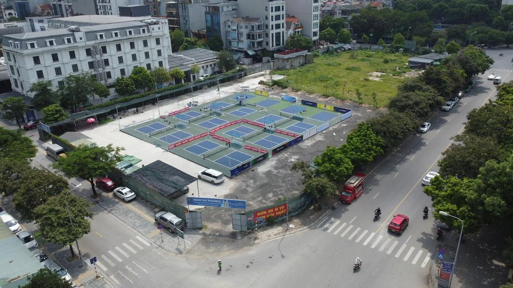 Một địa phương hồi sinh đất vàng bị bỏ hoang bằng... sân pickleball - Ảnh 1.