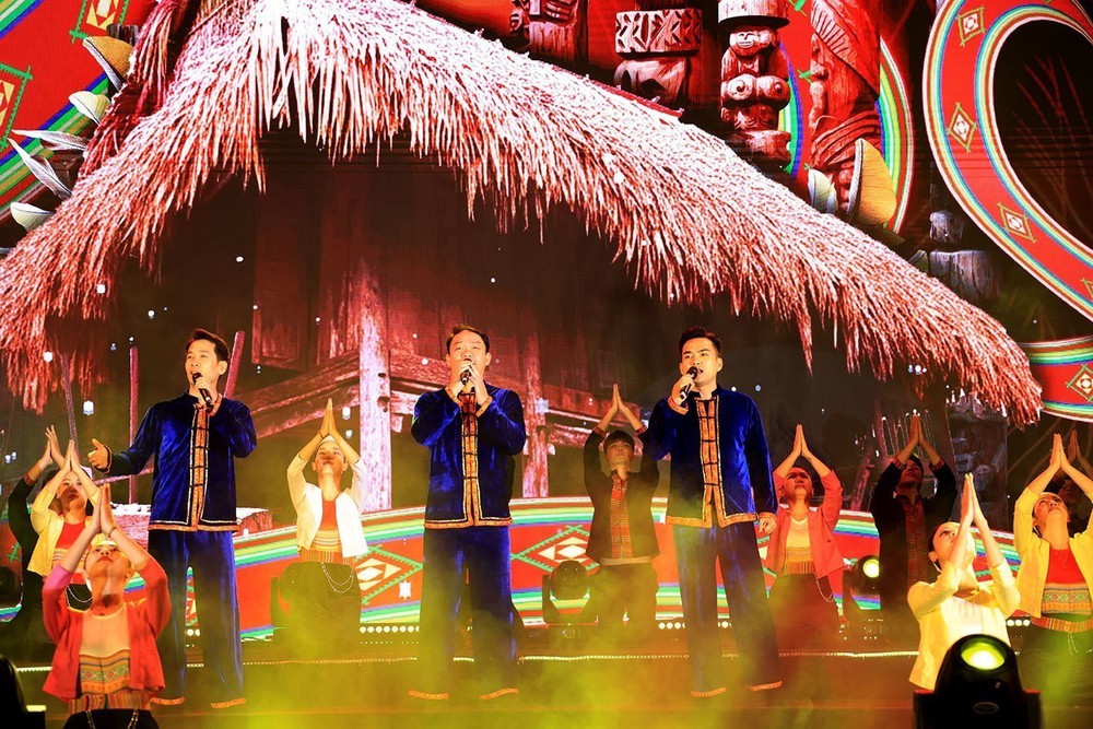 Chương trình biểu diễn giới thiệu văn hoá nghệ thuật truyền thống dân tộc Mường - Ảnh 1.