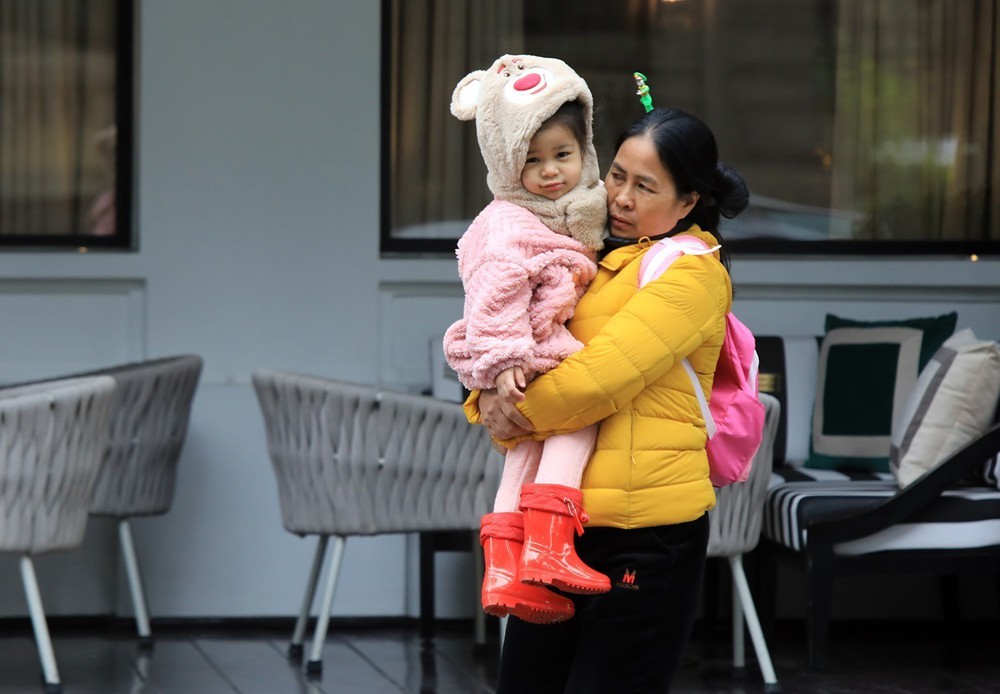 Thời tiết đêm 22 ngày 23/11: Bắc Bộ tiếp tục rét, Nam Bộ xuất hiện mưa dông cục bộ - Ảnh 1.