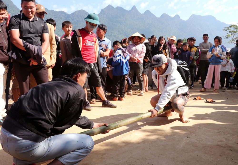 Lễ hội hoa Dã quỳ lần thứ nhất với chủ đề “Kết nối sắc vàng - Lan tỏa yêu thương” - Ảnh 8. Lễ hội hoa Dã quỳ lần thứ nhất với chủ đề “Kết nối sắc vàng - Lan tỏa yêu thương” - Ảnh 8.