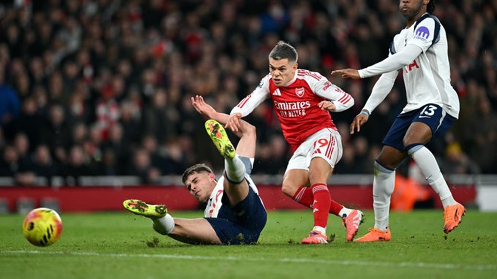 TRỰC TIẾP bóng đá Arsenal vs Tottenham: Hiệp 1 kết thúc, Arsenal 2-0 Tottenham - Ảnh 3. TRỰC TIẾP bóng đá Arsenal vs Tottenham: Hiệp 1 kết thúc, Arsenal 2-0 Tottenham - Ảnh 3.