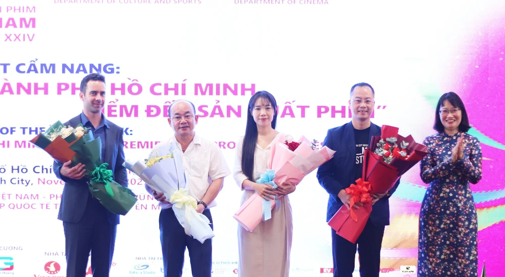 Lần đầu tiên Việt Nam có cẩm nang dành cho các đoàn phim quốc tế - Ảnh 1.