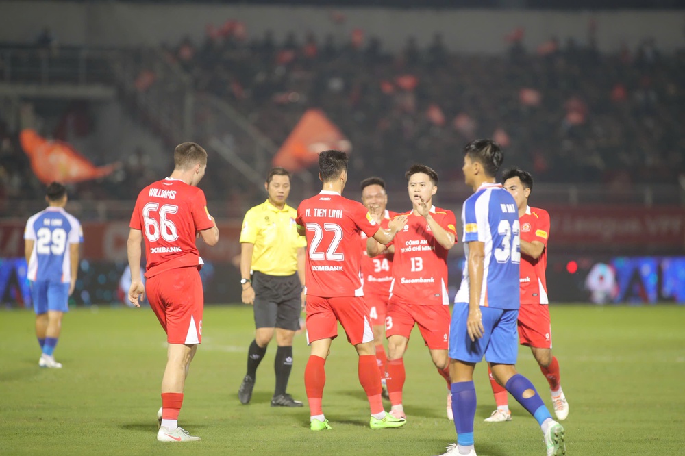 Tiến Linh đối đầu Minh Vương ở tứ kết Cúp Quốc gia 2025/26 - Ảnh 3.