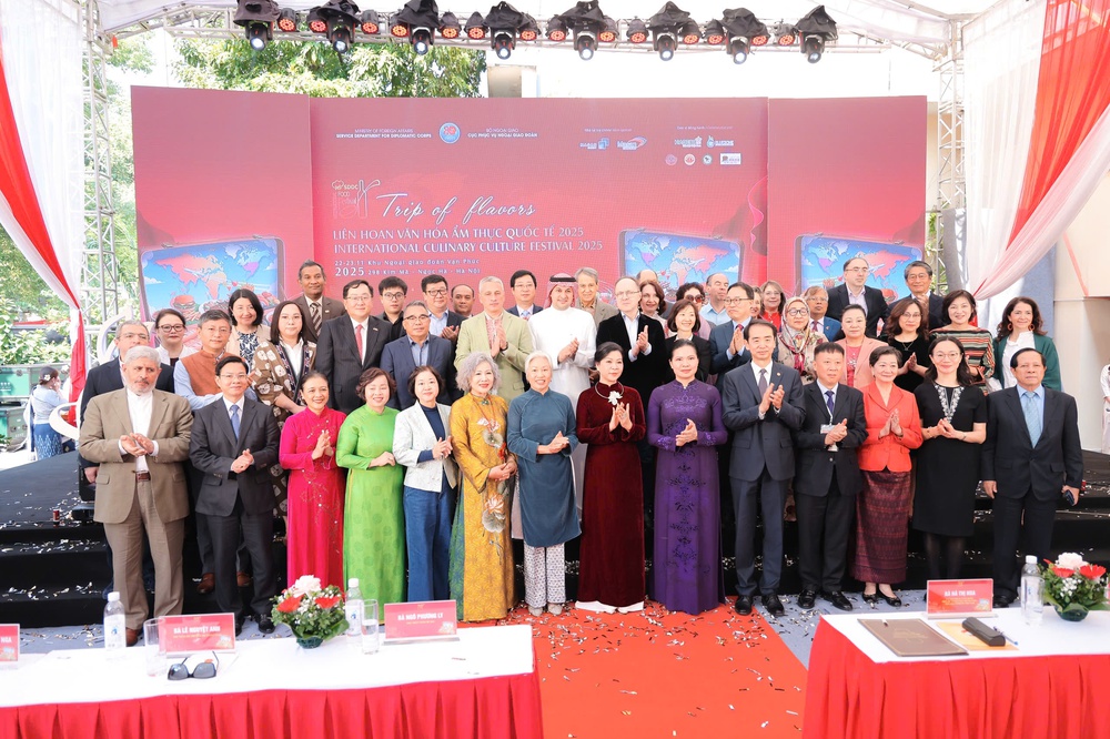 Liên hoan Văn hoá Ẩm thực Quốc tế 2025 quyên góp toàn bộ doanh thu hỗ trợ đồng bào vùng lũ - Ảnh 13.