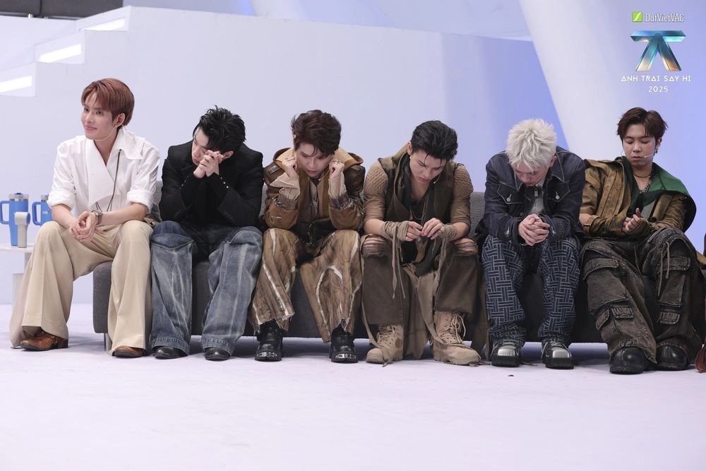 7 “Anh trai say hi” bị loại trước thềm chung kết - Ảnh 1.