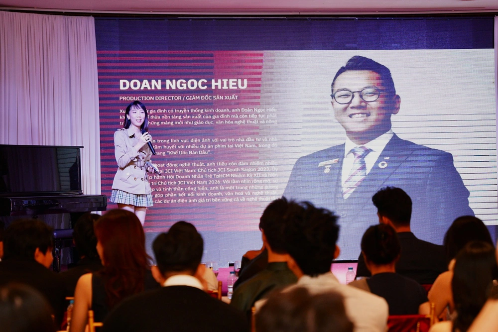 Luk Vân lo lắng khi làm bộ phim “lớn nhất sự nghiệp” - Ảnh 2. Luk Vân lo lắng khi làm bộ phim “lớn nhất sự nghiệp” - Ảnh 2.