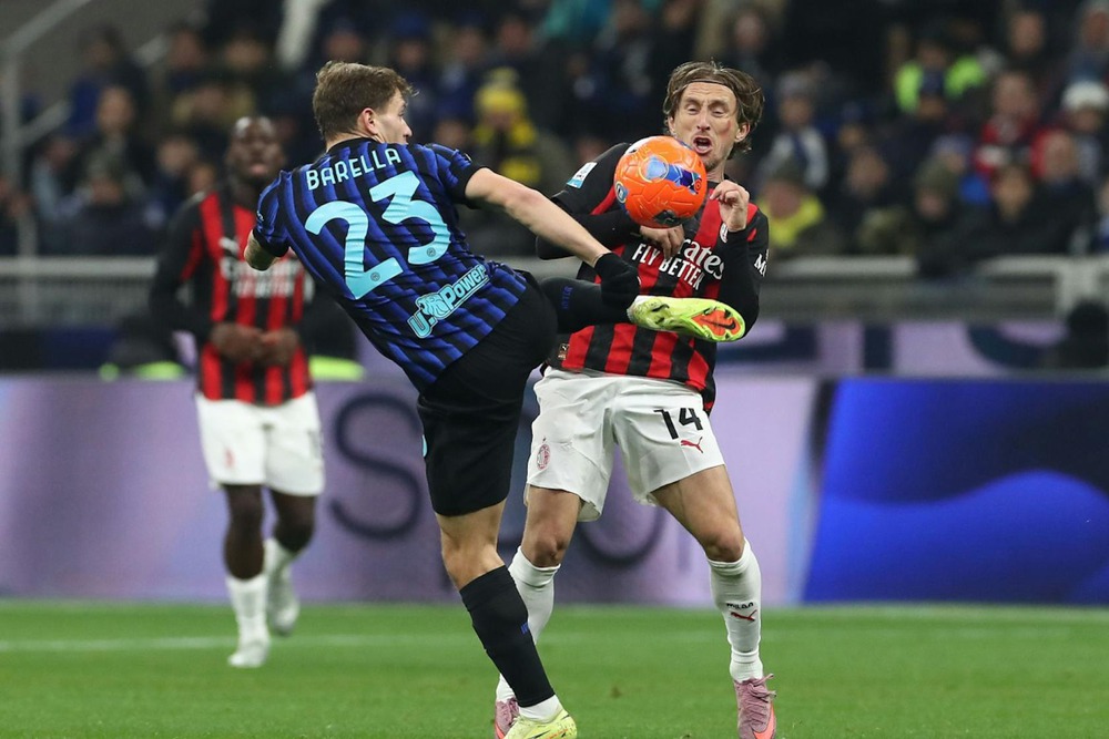 Thắng Kịch Tính Inter, Ac Milan Vươn Lên Thứ 2 Tại Serie A - Ảnh 2.