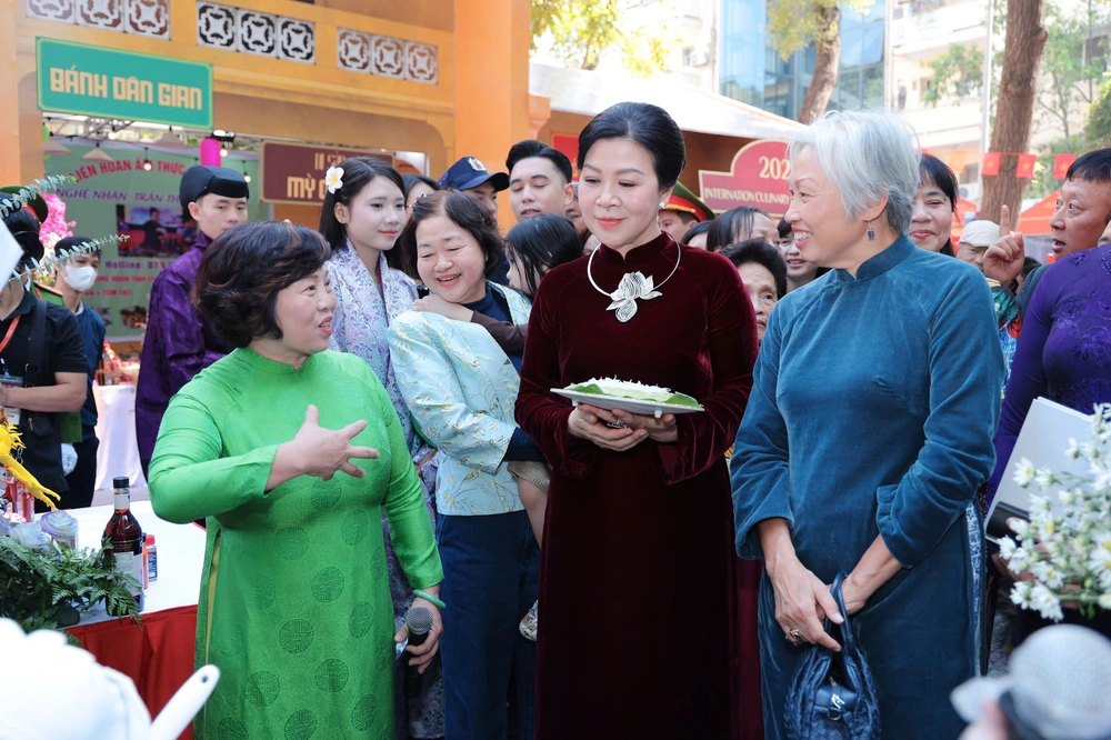 Liên hoan Văn hoá Ẩm thực Quốc tế 2025 quyên góp toàn bộ doanh thu hỗ trợ đồng bào vùng lũ - Ảnh 4.