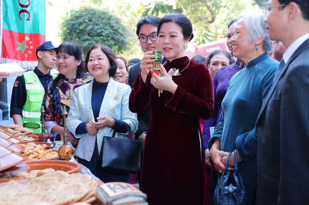 Liên hoan Văn hoá Ẩm thực Quốc tế 2025 quyên góp toàn bộ doanh thu hỗ trợ đồng bào vùng lũ - Ảnh 6.