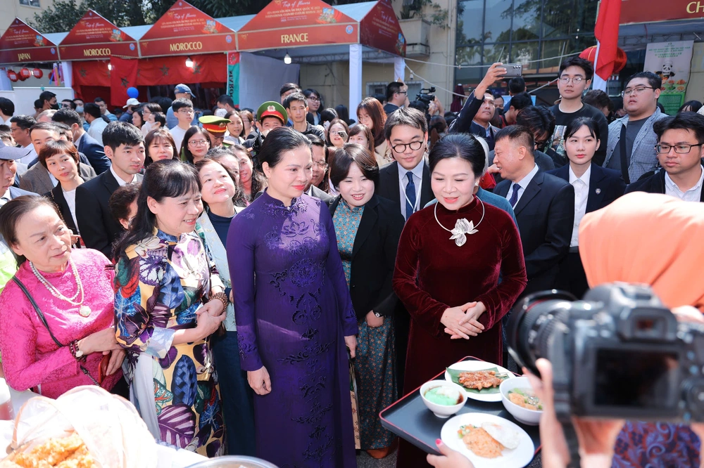Liên hoan Văn hoá Ẩm thực Quốc tế 2025 quyên góp toàn bộ doanh thu hỗ trợ đồng bào vùng lũ - Ảnh 3.