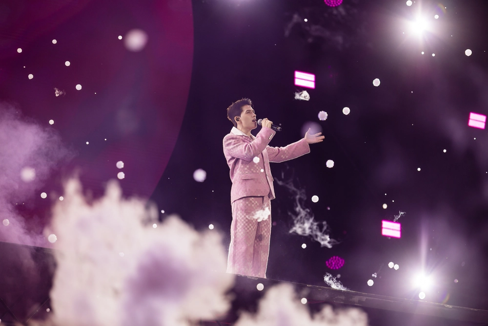 Live Concert SKYNOTE 2025 của Quốc Thiên quy tụ hơn 10.000 khán giả - Ảnh 1.