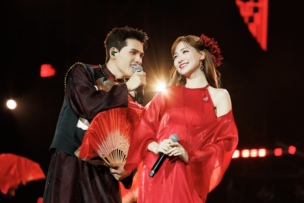 Live Concert SKYNOTE 2025 của Quốc Thiên quy tụ hơn 10.000 khán giả - Ảnh 4.