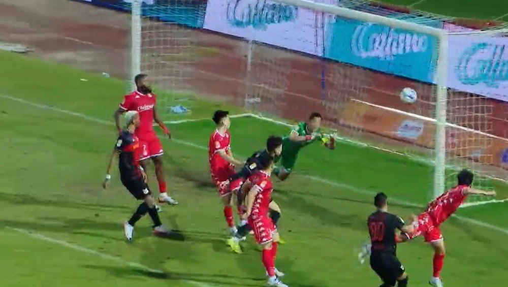 Ngược dòng ngoạn mục tại Lạch Tray, Ninh Bình nối dài kỷ lục châu Á - Ảnh 2.