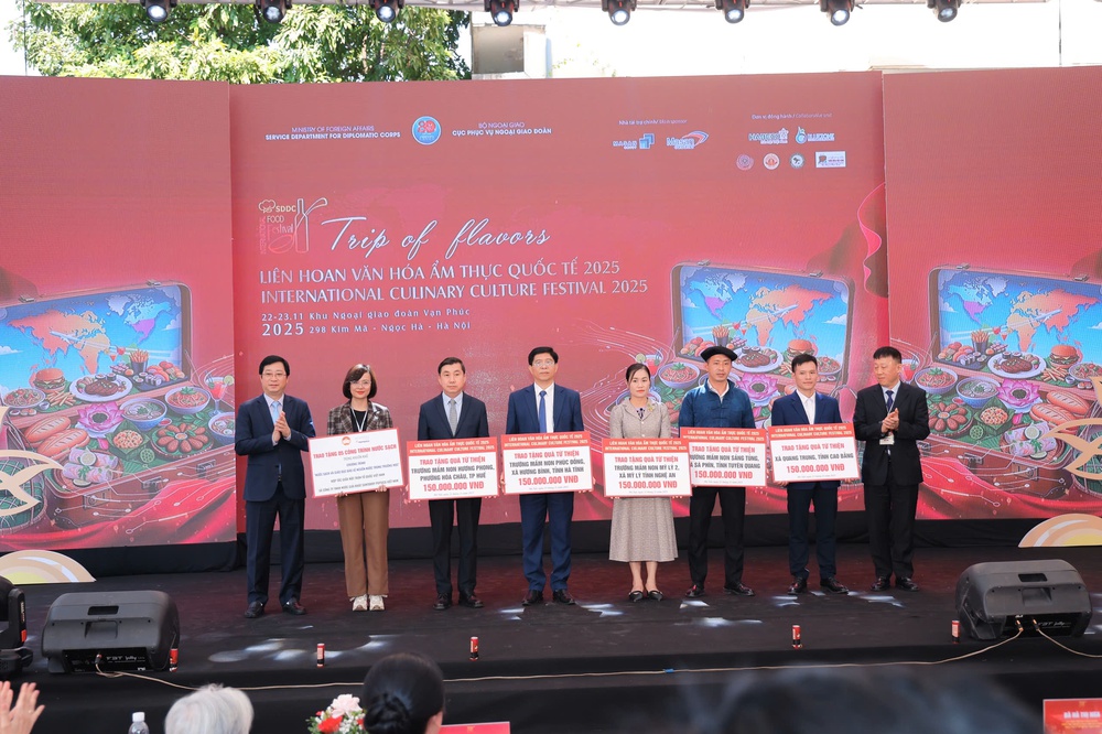 Liên hoan Văn hoá Ẩm thực Quốc tế 2025 quyên góp toàn bộ doanh thu hỗ trợ đồng bào vùng lũ - Ảnh 11.