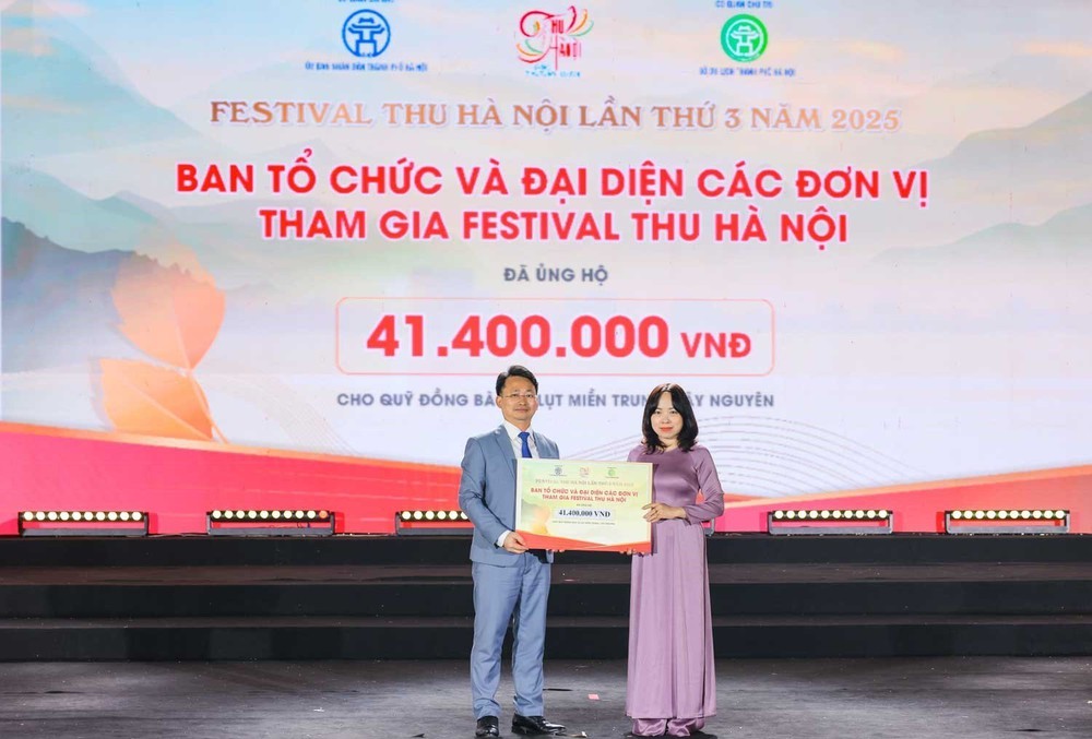 Festival Thu Hà Nội  2025 quyên góp hơn 81 triệu đồng gửi đến đồng bào vùng lũ  - Ảnh 2.