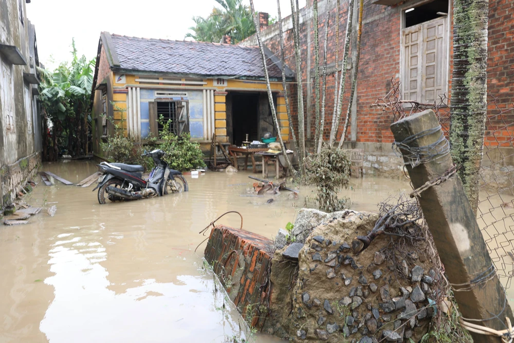 Đắk Lắk bước vào giai đoạn &quot;nước lũ rút đến đâu, khắc phục đến đó&quot; - Ảnh 5.