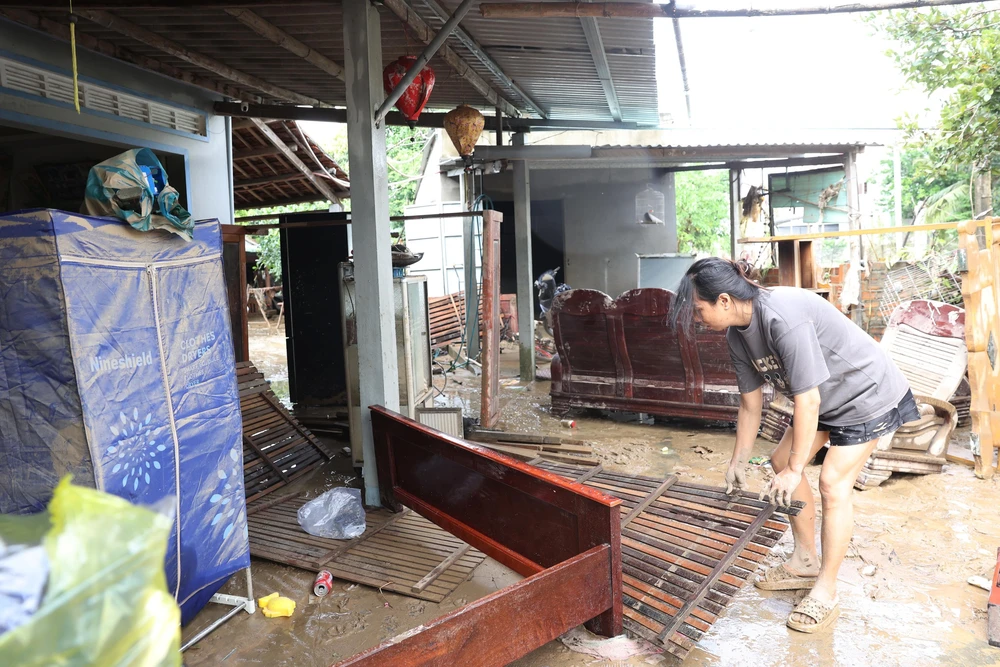 Đắk Lắk bước vào giai đoạn &quot;nước lũ rút đến đâu, khắc phục đến đó&quot; - Ảnh 3.