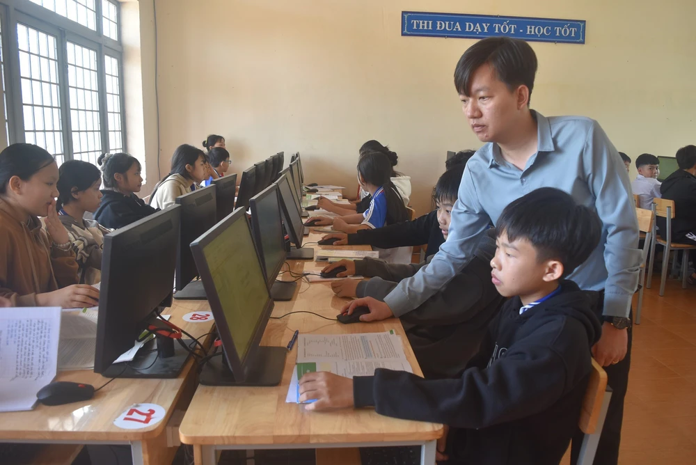 Sẽ triển khai thí điểm giáo dục trí tuệ nhân tạo trong trường phổ thông - Ảnh 2.