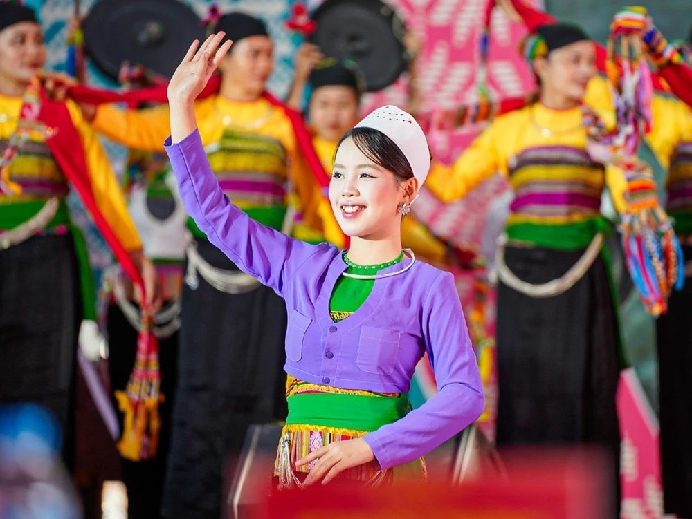 Khai mạc Ngày hội văn hoá dân tộc Mường lần thứ 2 năm 2025 - Ảnh 2.