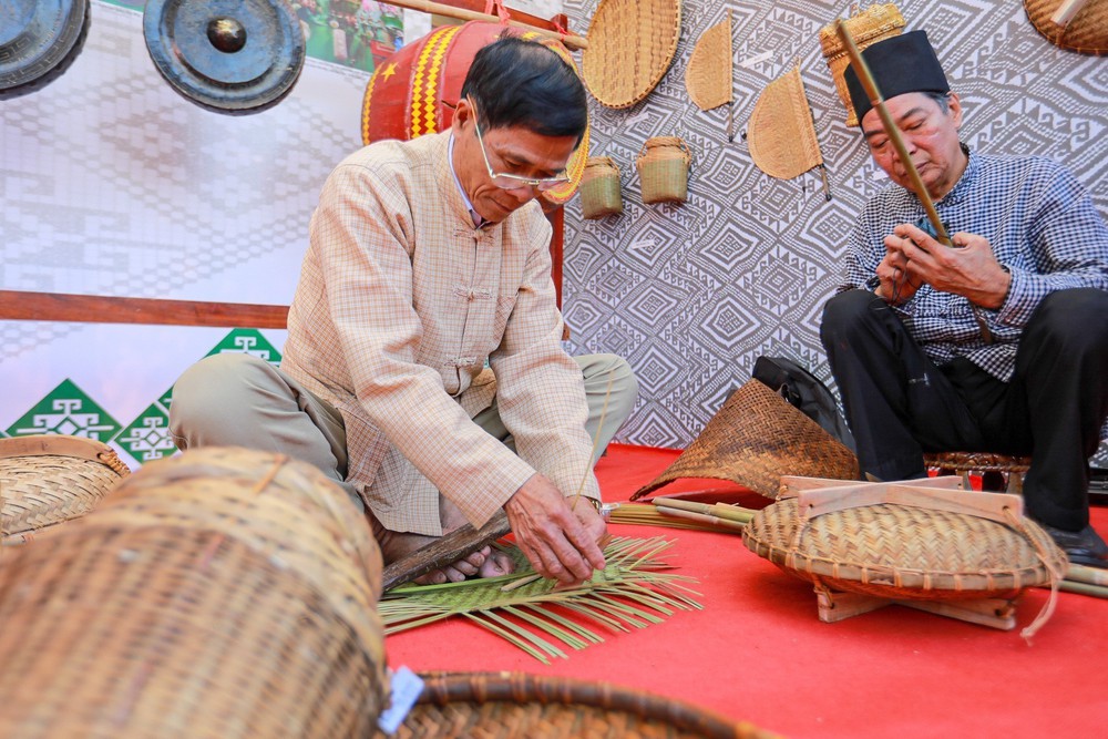 Khai mạc Ngày hội văn hoá dân tộc Mường lần thứ 2 năm 2025 - Ảnh 9.