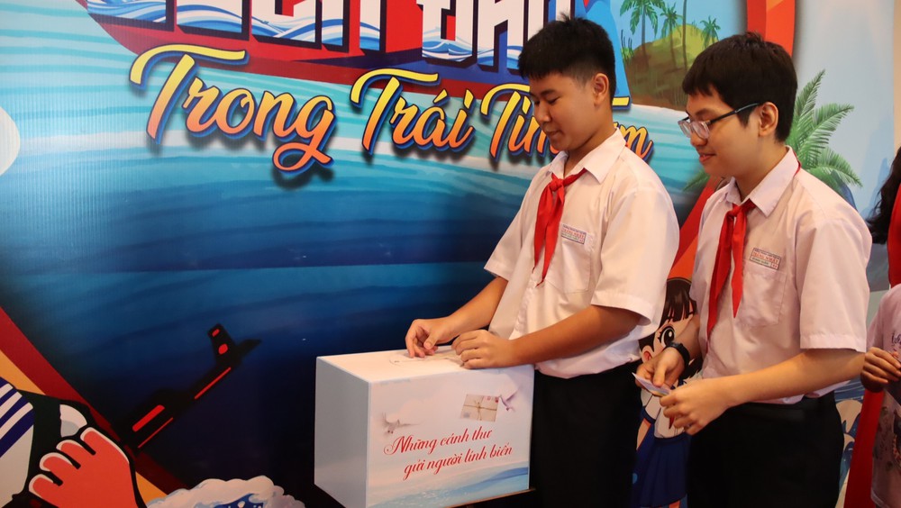 Khai mạc trưng bày chuyên đề &quot;Tổ quốc nhìn từ biển&quot; - Ảnh 4.