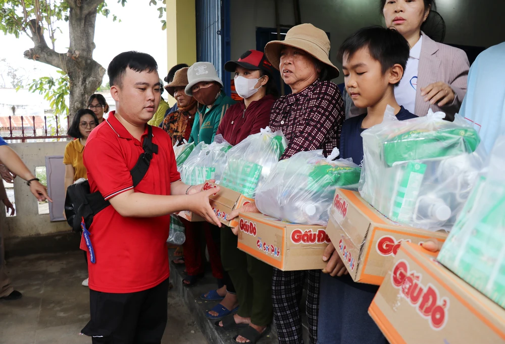 Khánh Hòa: Nỗ lực ổn định sau cơn lụt lịch sử - Ảnh 2.