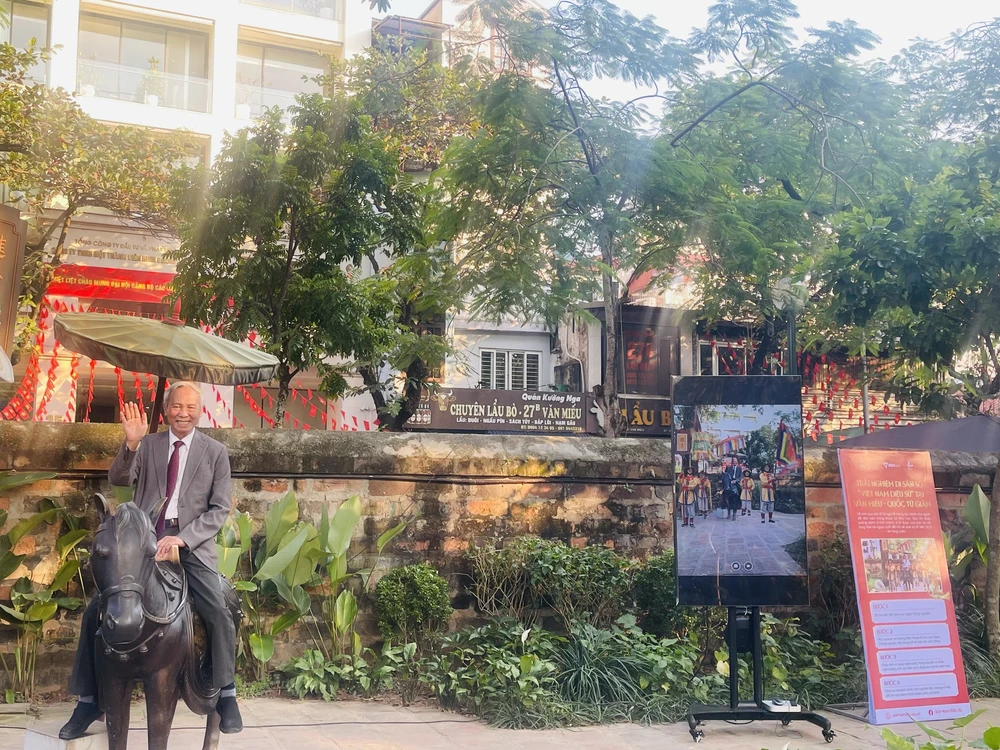 Ra mắt sản phẩm “Trải nghiệm di sản số Việt Nam diệu sử” ở Văn Miếu - Quốc Tử Giám - Ảnh 3.