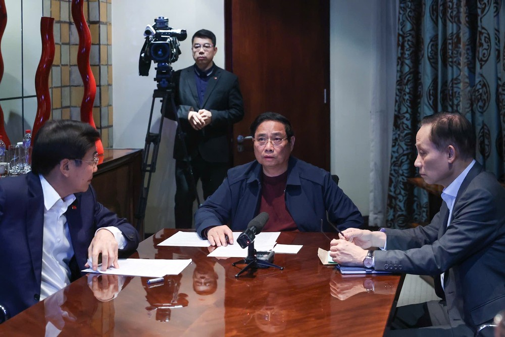 Tập trung khắc phục hậu quả, khôi phục sản xuất kinh doanh, ổn định đời sống nhân dân sau mưa lũ - Ảnh 1.