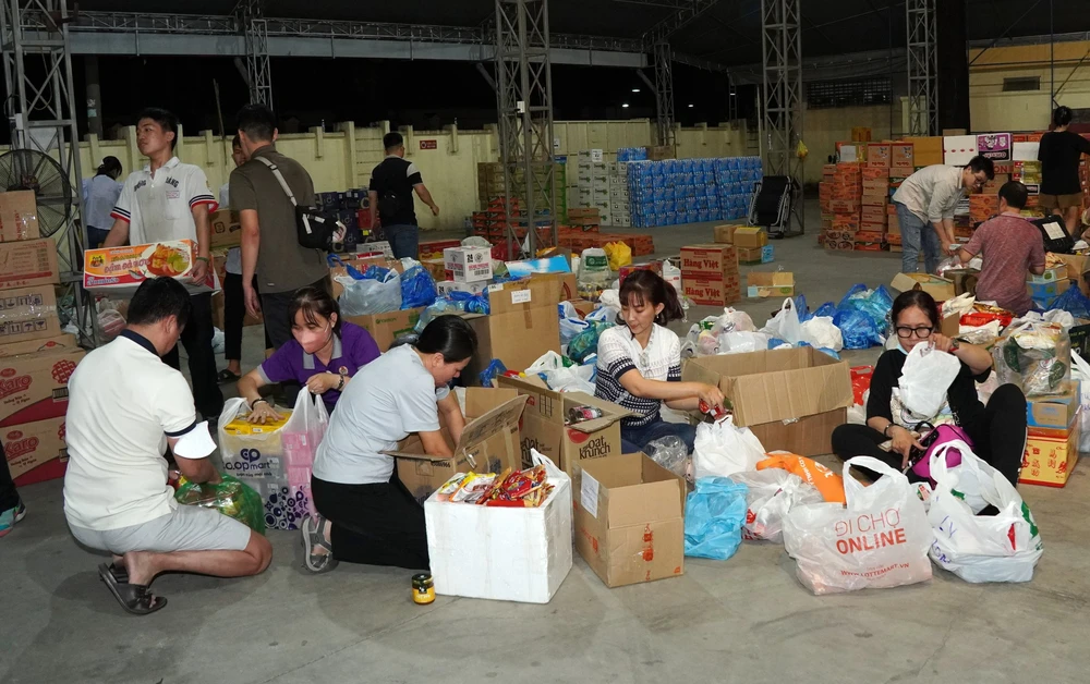 Khánh Hòa: Nỗ lực ổn định sau cơn lụt lịch sử - Ảnh 1.