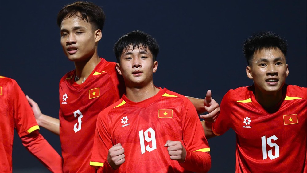 TRỰC TIẾP bóng đá Việt Nam vs Bắc Mariana: Mạnh Cường ghi bàn (H2, 8-0) - Ảnh 5. TRỰC TIẾP bóng đá Việt Nam vs Bắc Mariana: Mạnh Cường ghi bàn (H2, 8-0) - Ảnh 5.