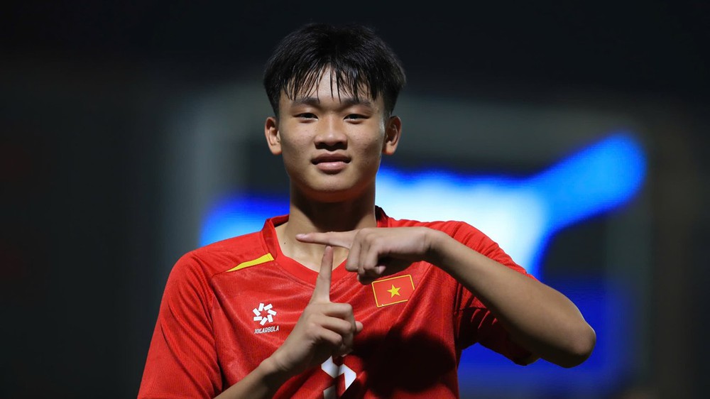 Chiến thắng đậm 14-0, U17 Việt Nam giành ngôi đầu bảng từ tay Malaysia - Ảnh 4. Chiến thắng đậm 14-0, U17 Việt Nam giành ngôi đầu bảng từ tay Malaysia - Ảnh 4.