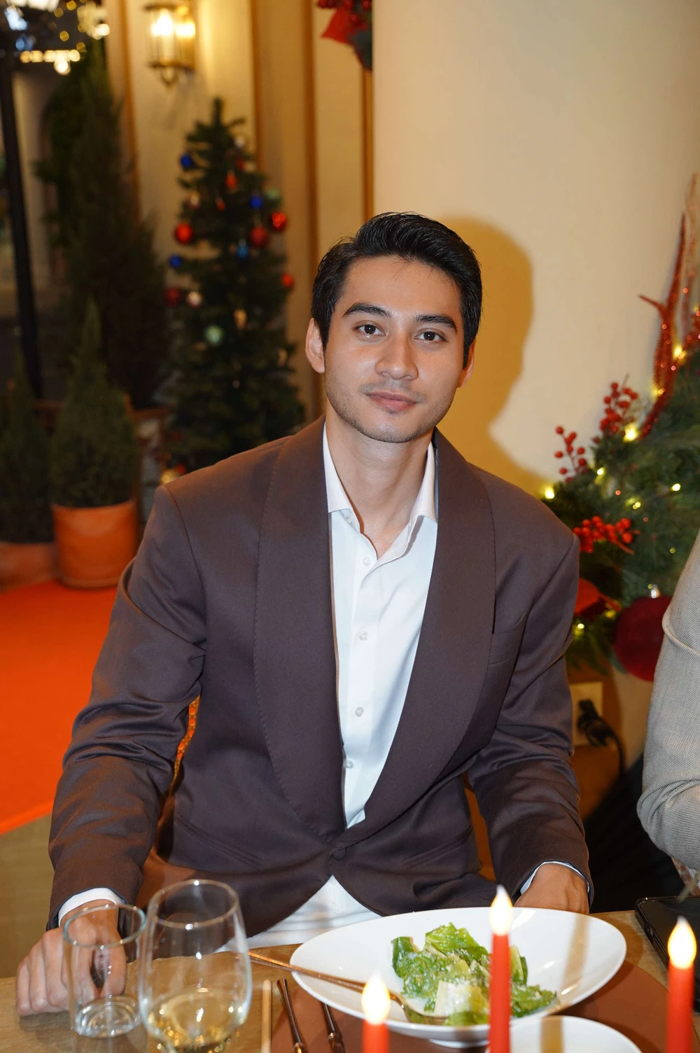 Chị đẹp Phương Vy mở “concert” trong tiệc khai trương nhà hàng - cà phê Casa Đồng Khởi - Ảnh 4. Chị đẹp Phương Vy mở “concert” trong tiệc khai trương nhà hàng - cà phê Casa Đồng Khởi - Ảnh 4.