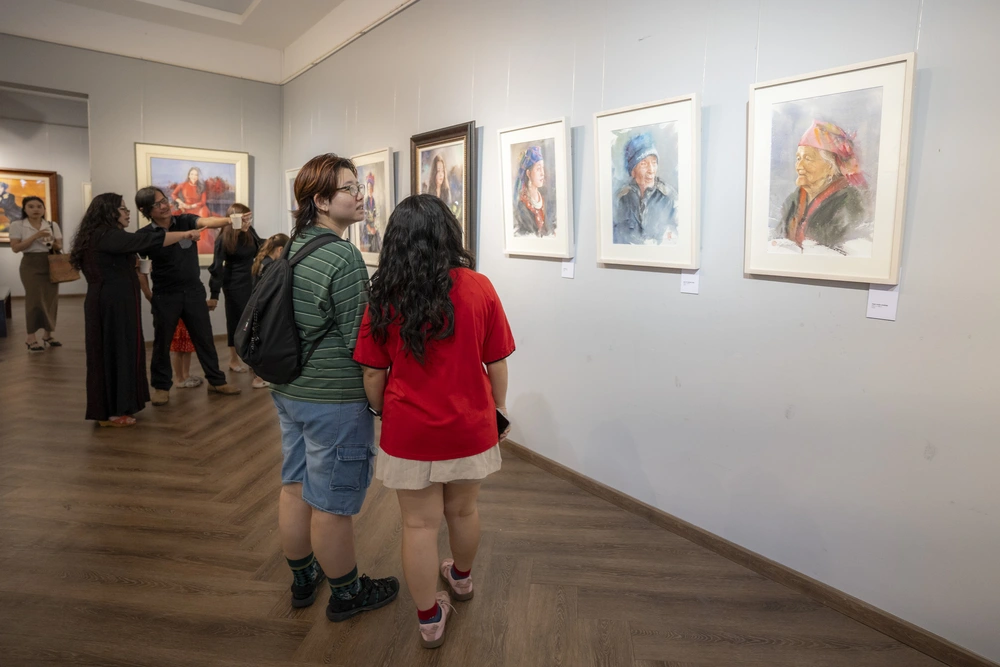 Nhạc sĩ Nguyễn Văn Chung lần đầu tiên làm Người mẫu trực họa - Ảnh 13.