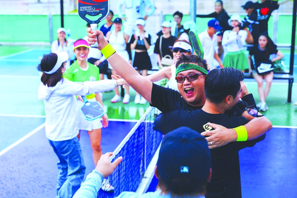 Pickleball là môn thể thao duy nhất dù thua cả ngày vẫn mỉm cười - Ảnh 1. Pickleball là môn thể thao duy nhất dù thua cả ngày vẫn mỉm cười - Ảnh 1.