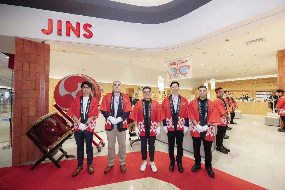 JINS khai trương 2 cửa hàng mới sau khi “cập bến” thành công thị trường Việt Nam - Ảnh 1. JINS khai trương 2 cửa hàng mới sau khi “cập bến” thành công thị trường Việt Nam - Ảnh 1.