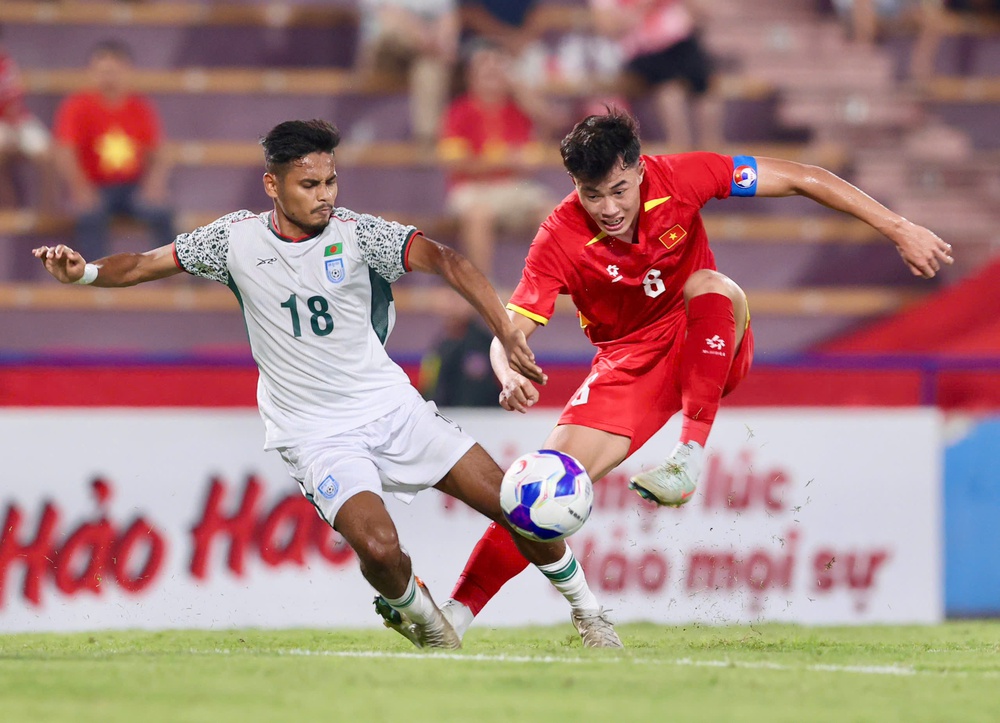 Bình luận: Mất người, thay lối chơi? - Ảnh 1. Bình luận: Mất người, thay lối chơi? - Ảnh 1.