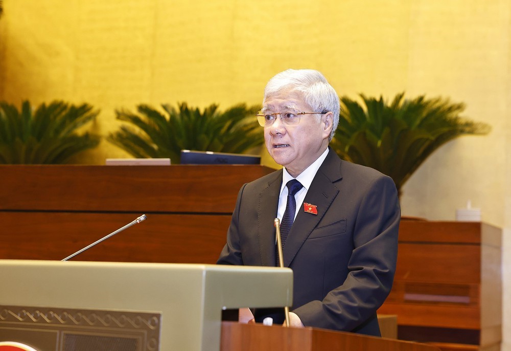 Đại biểu Quốc hội quyên góp ủng hộ đồng bào khắc phục hậu quả thiên tai, bão lũ - Ảnh 1.