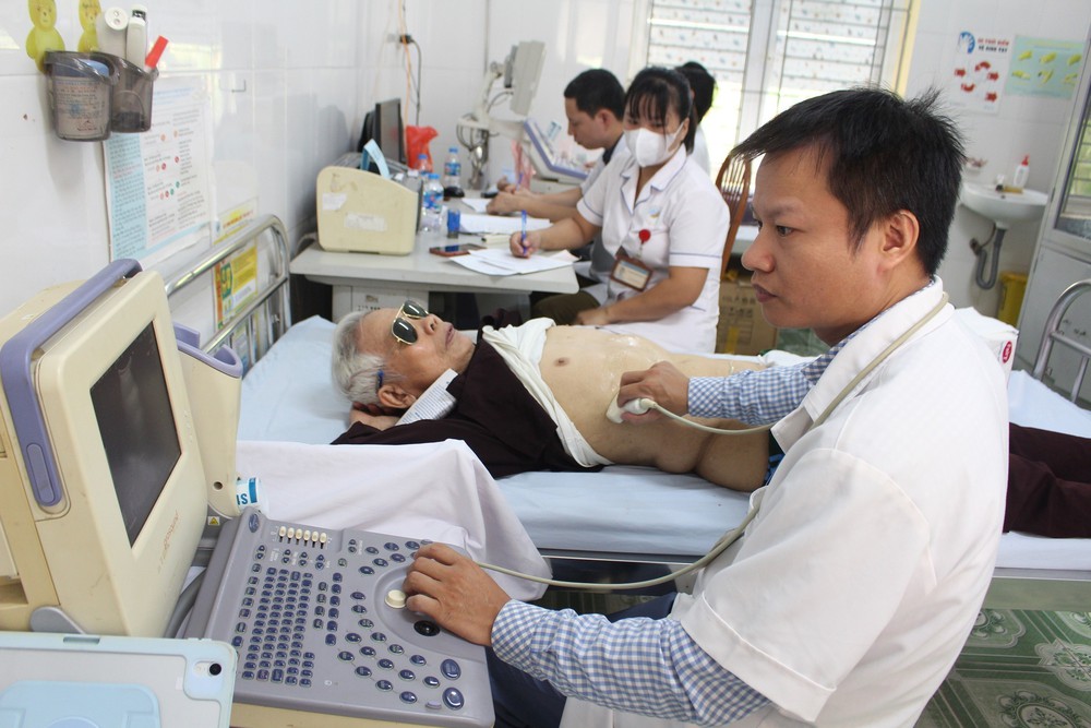 Nghị quyết 72-NQ/TW: Giúp người cao tuổi sống khỏe và yên tâm tận hưởng tuổi già - Ảnh 1.