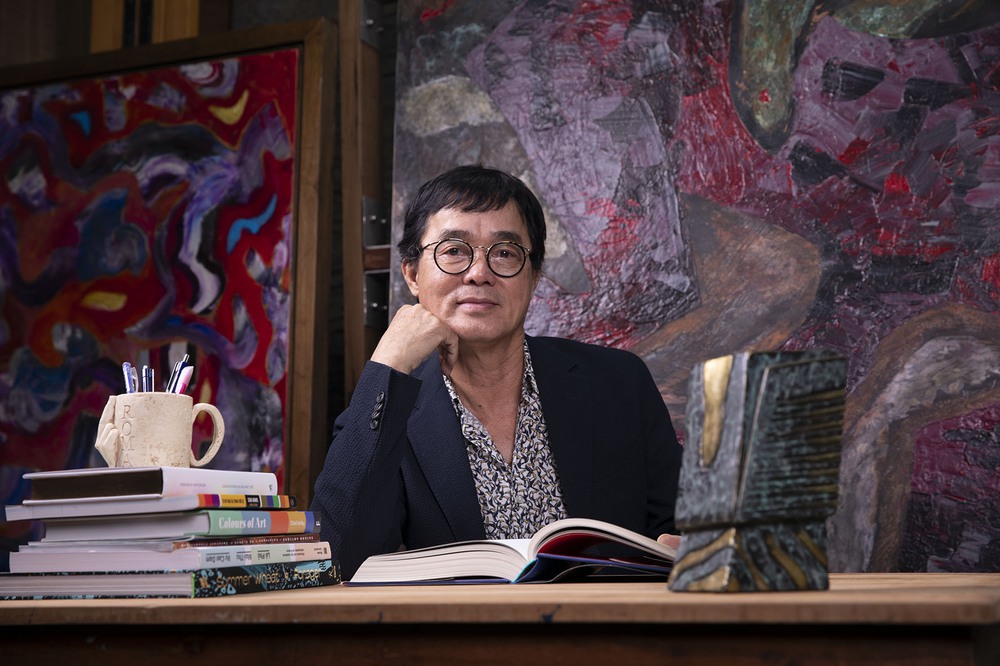 Người trở về từ giấc mơ kim loại: Nghệ sĩ Đinh Phong triển lãm Hội họa và Điêu khắc tại Hà Nội - Ảnh 1. Người trở về từ giấc mơ kim loại: Nghệ sĩ Đinh Phong triển lãm Hội họa và Điêu khắc tại Hà Nội - Ảnh 1.