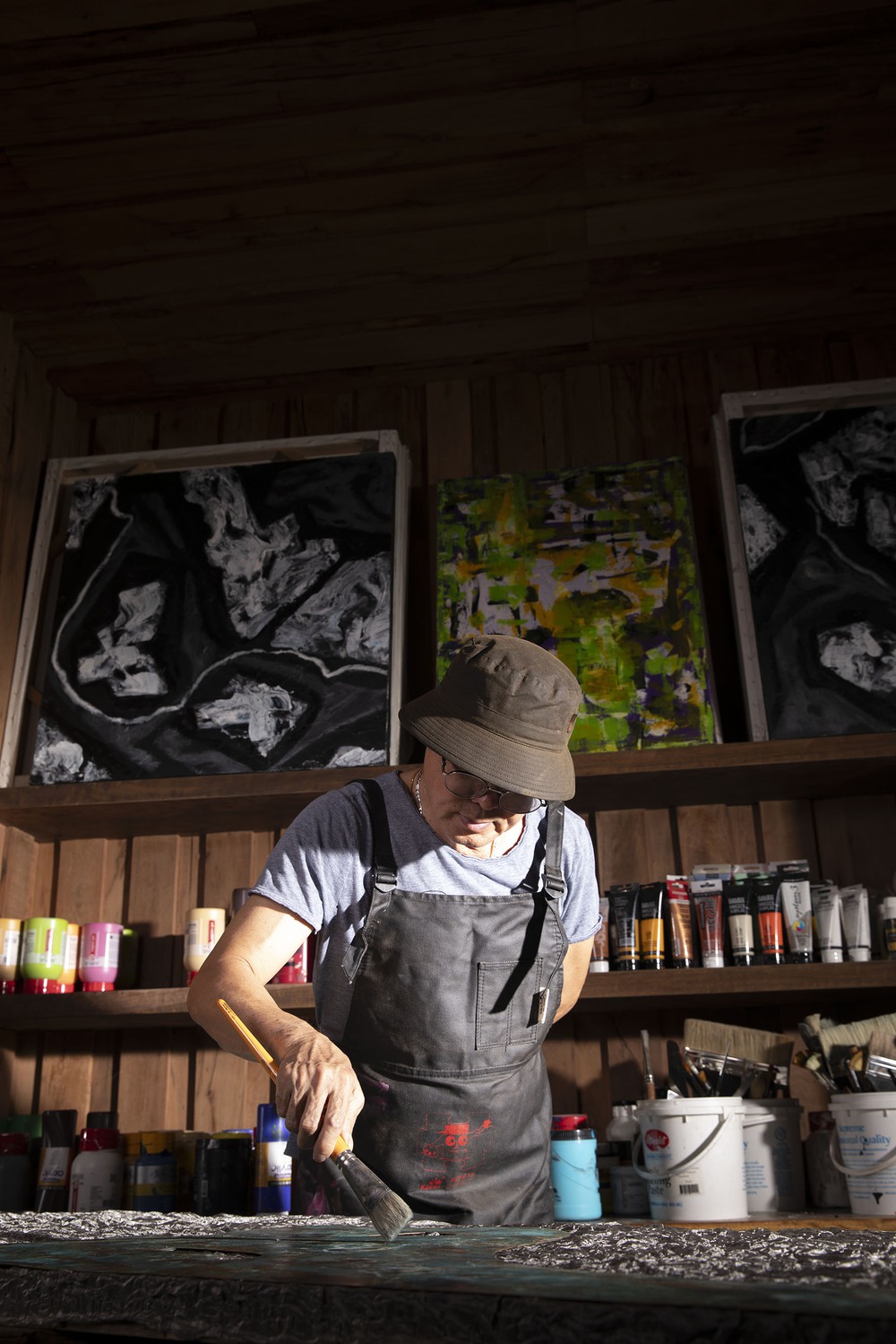 Người trở về từ giấc mơ kim loại: Nghệ sĩ Đinh Phong triển lãm Hội họa và Điêu khắc tại Hà Nội - Ảnh 3. Người trở về từ giấc mơ kim loại: Nghệ sĩ Đinh Phong triển lãm Hội họa và Điêu khắc tại Hà Nội - Ảnh 3.