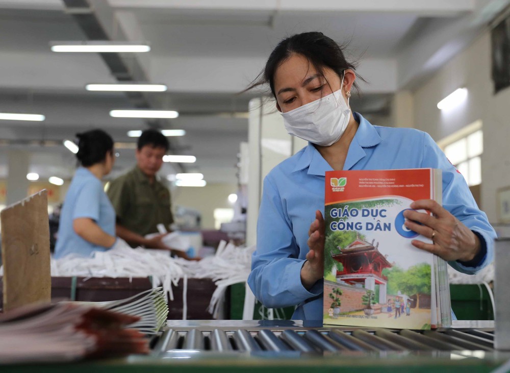 Bộ GD&ĐT sẽ cấp phát miễn phí toàn bộ sách giáo khoa cho học sinh vùng lũ - Ảnh 5.