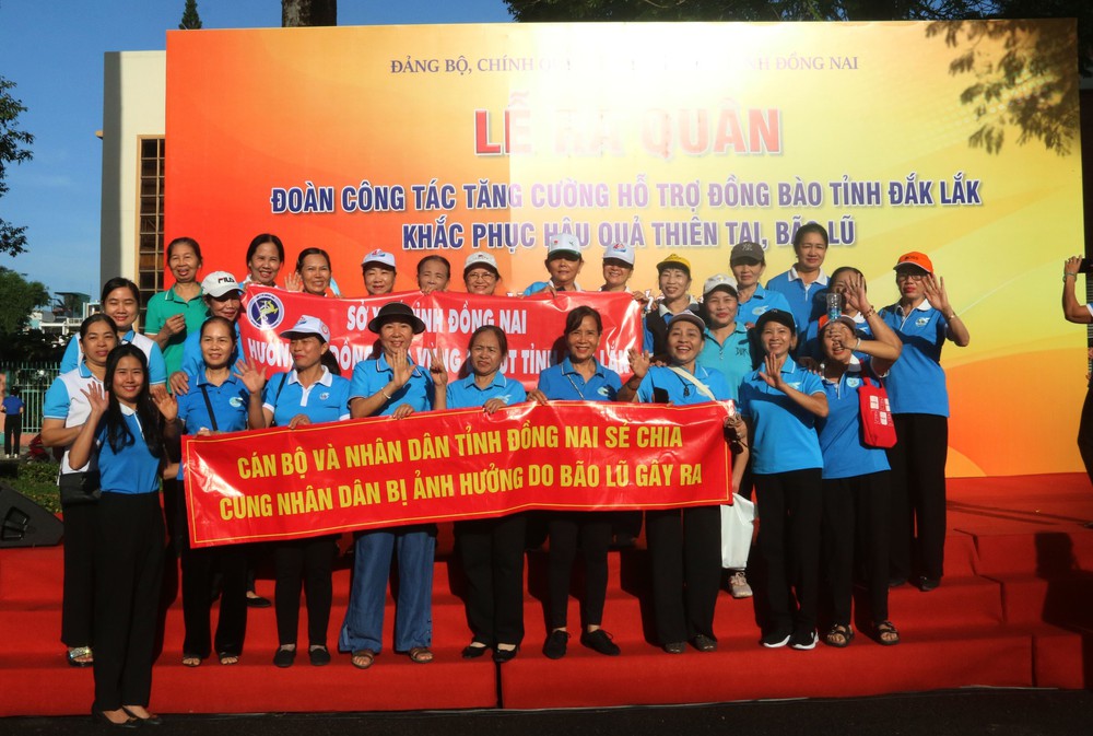 Gần 300 y bác sĩ, cán bộ Đồng Nai lên đường hỗ trợ đồng bào Đắk Lắk khắc phục hậu quả thiên tai - Ảnh 3. Gần 300 y bác sĩ, cán bộ Đồng Nai lên đường hỗ trợ đồng bào Đắk Lắk khắc phục hậu quả thiên tai - Ảnh 3.