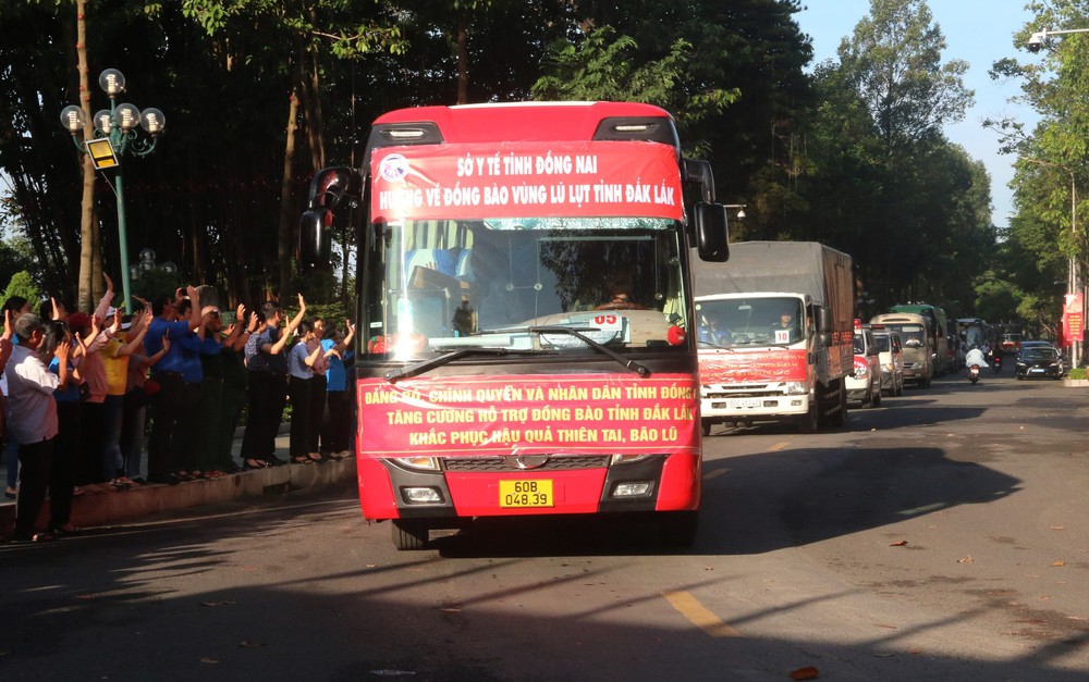 Gần 300 y bác sĩ, cán bộ Đồng Nai lên đường hỗ trợ đồng bào Đắk Lắk khắc phục hậu quả thiên tai - Ảnh 5. Gần 300 y bác sĩ, cán bộ Đồng Nai lên đường hỗ trợ đồng bào Đắk Lắk khắc phục hậu quả thiên tai - Ảnh 5.