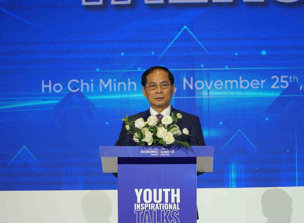 Talkshow truyền cảm hứng cho giới trẻ mở màn Diễn đàn kinh tế mùa thu 2025 - Ảnh 1.