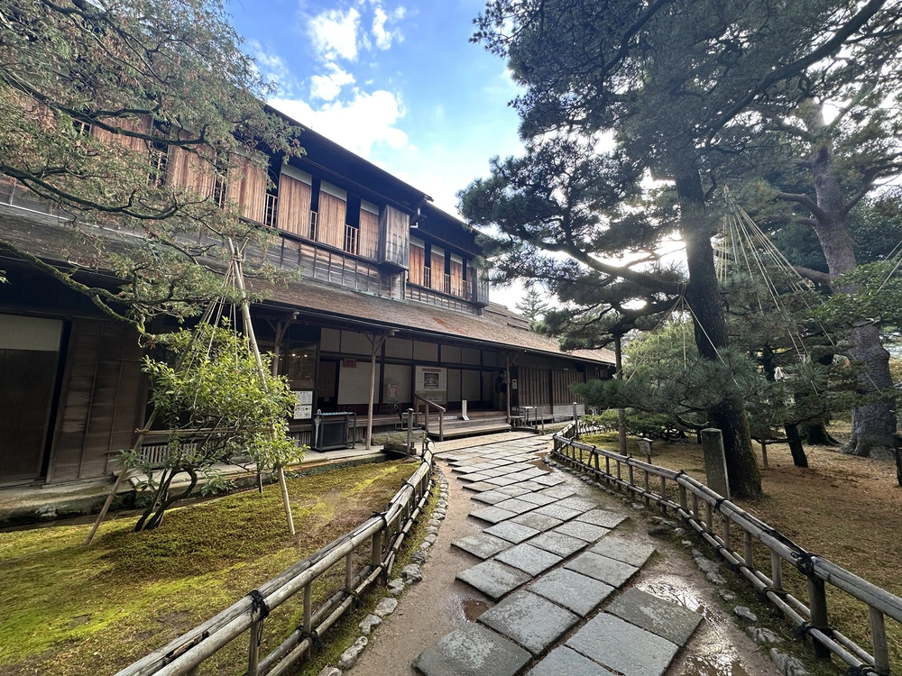 Kenrokuen - Một trong những khu vườn đẹp nhất Nhật Bản vào mùa thu - Ảnh 12.