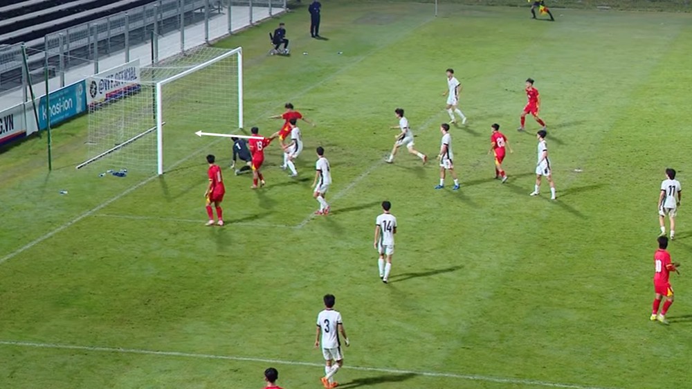 Chiến thắng áp đảo, U17 Việt Nam xây chắc ngôi đầu bảng - Ảnh 2. Chiến thắng áp đảo, U17 Việt Nam xây chắc ngôi đầu bảng - Ảnh 2.