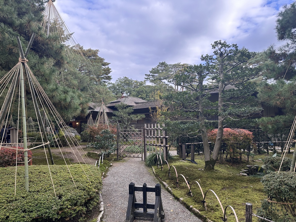 Kenrokuen - Một trong những khu vườn đẹp nhất Nhật Bản vào mùa thu - Ảnh 8.